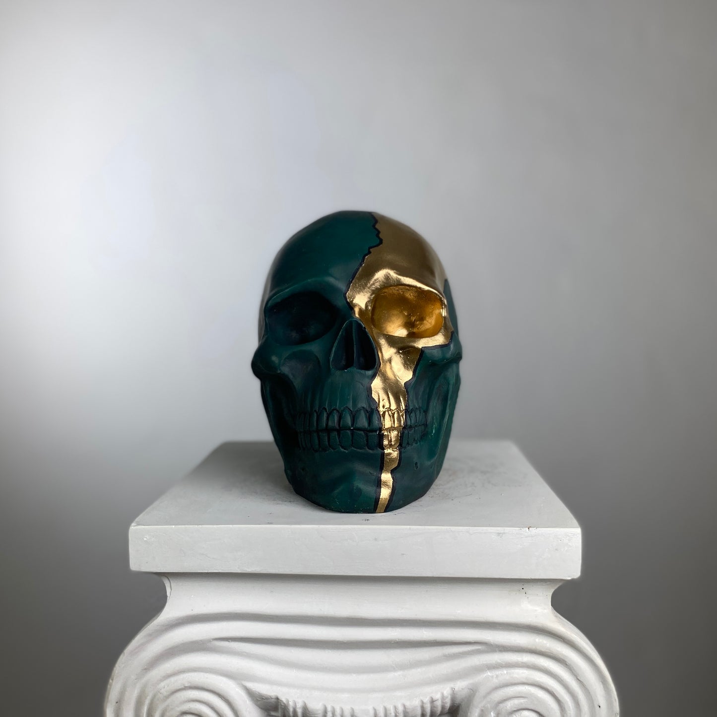 Skull Golden Rift Statue