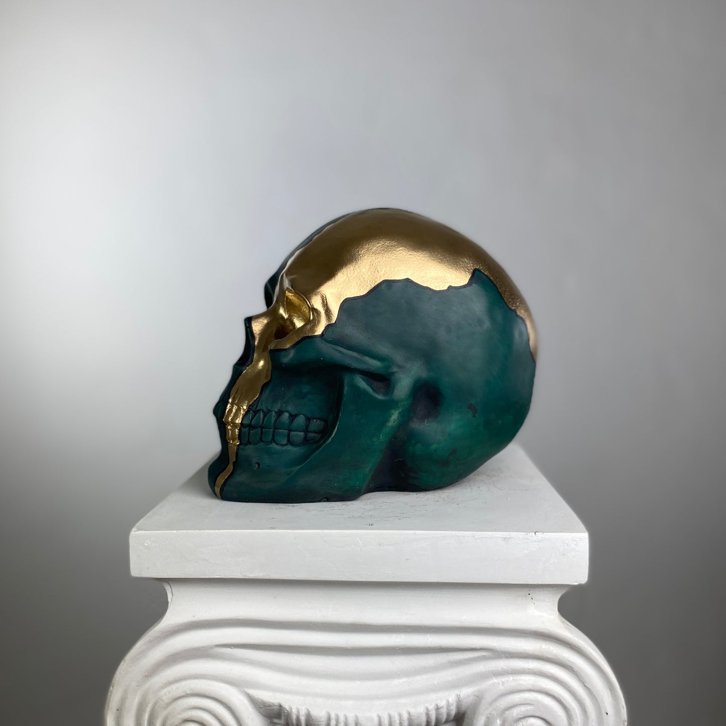 Skull Golden Rift Statue
