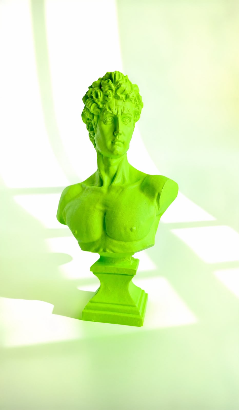 David Neon Green Büyük Heykel