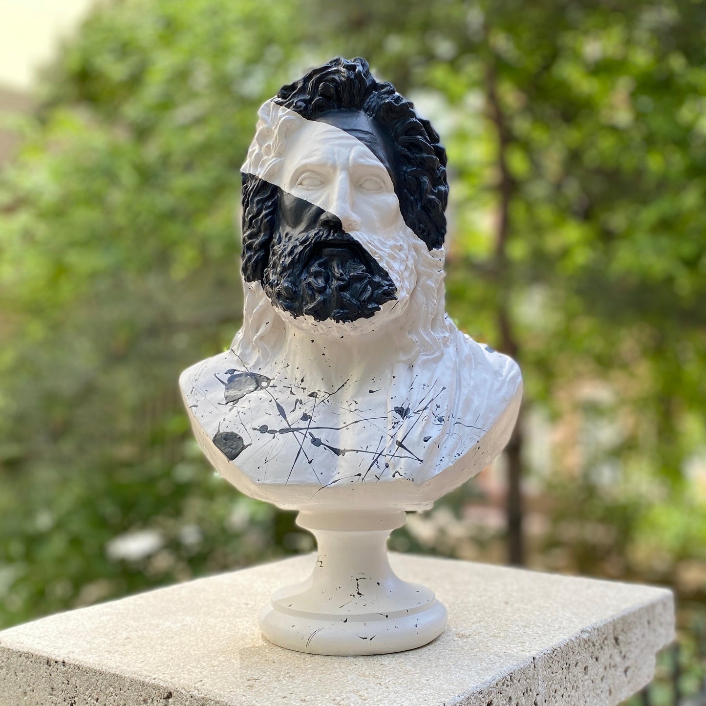 Zeus Monochrome Statue