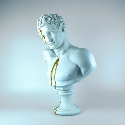 Hermes Gold Rain Büyük Heykel