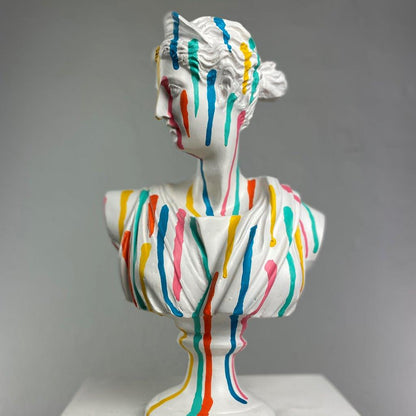 Artemis Colorfall Heykel