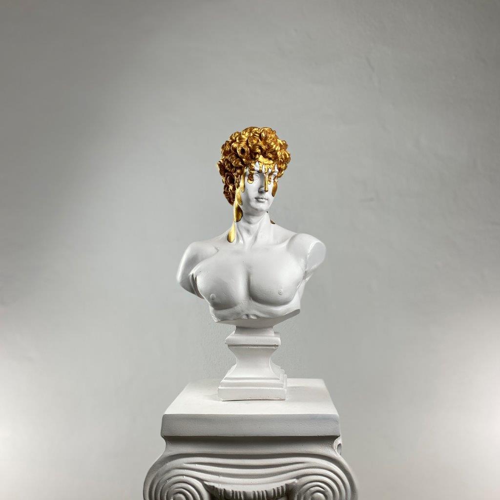 David Melting Gold Büyük Heykel