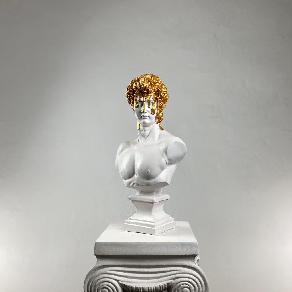 David Melting Gold Büyük Heykel