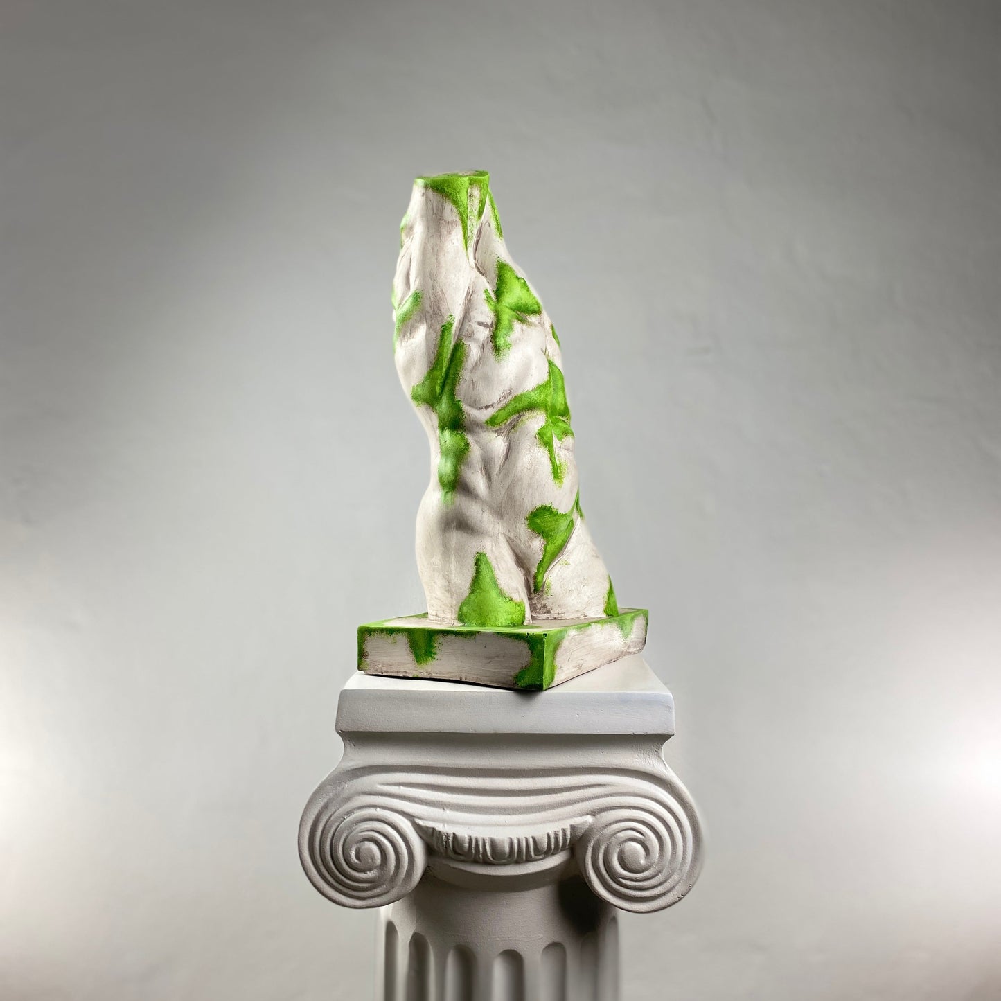 Torso Mossy Heykel