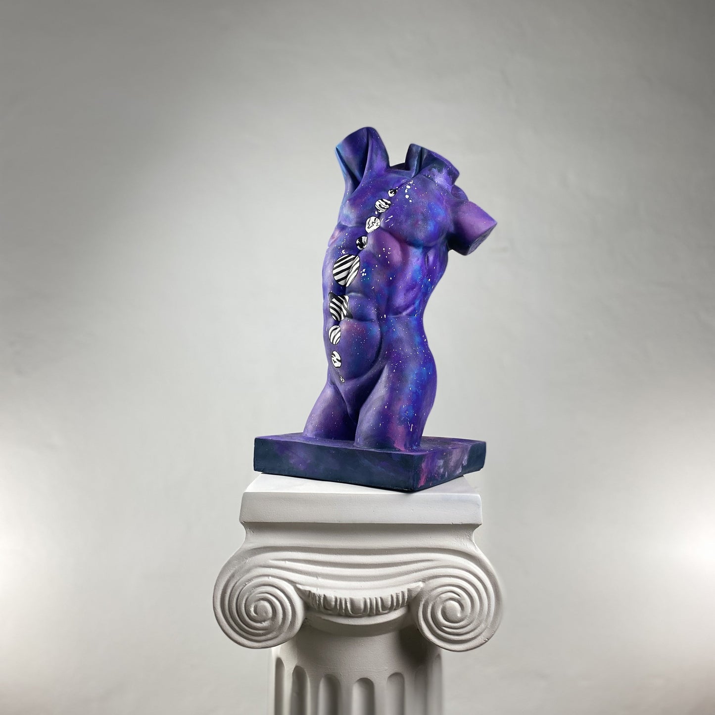 Torso Galaxy Heykel