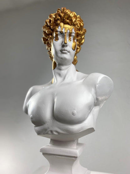 David Melting Gold Büyük Heykel