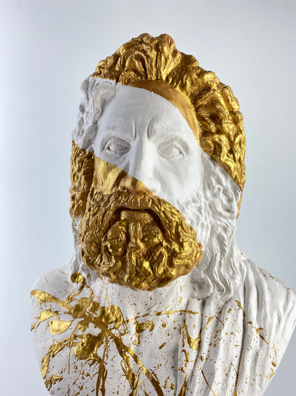 Zeus God but Gold Heykel