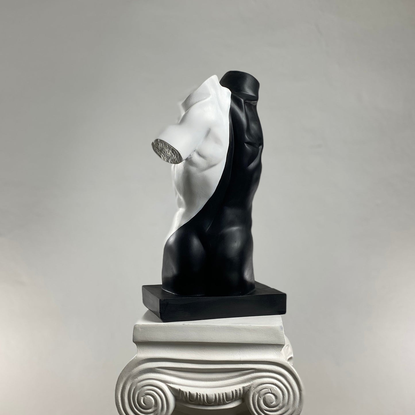 Torso White Rise Heykel