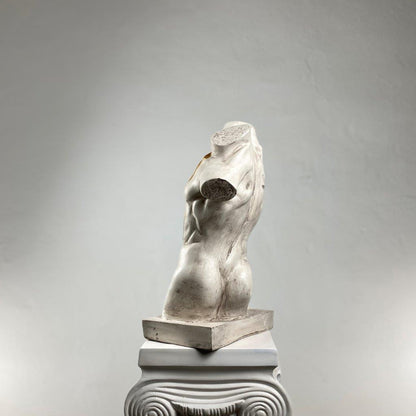 Torso Gold Rain Heykel