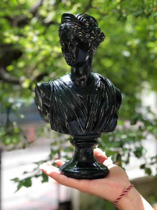 Artemis Black Pearl Sculpture
