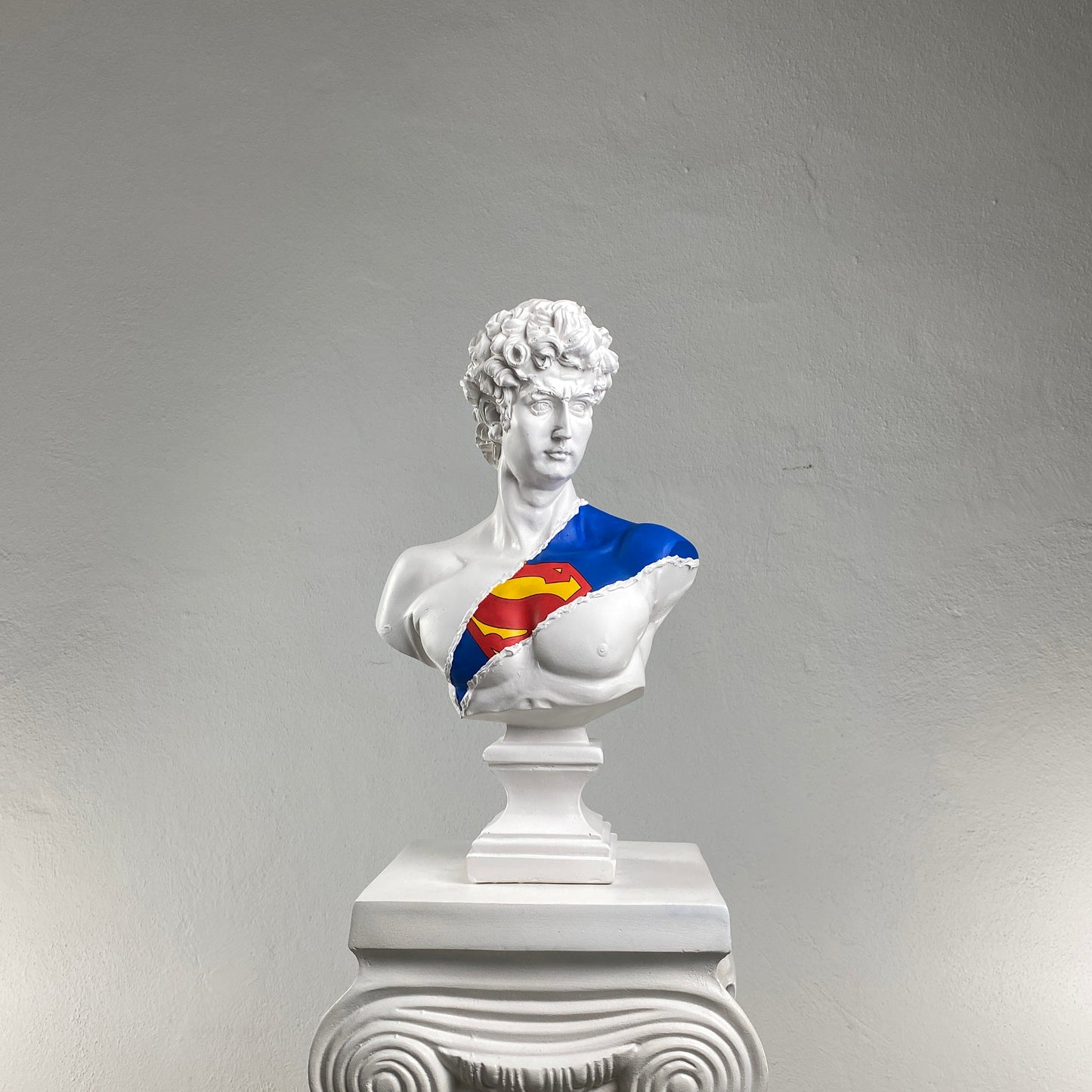David Superman Büyük Heykel