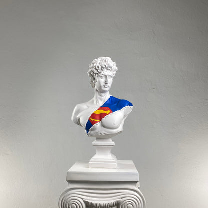 David Superman Büyük Heykel