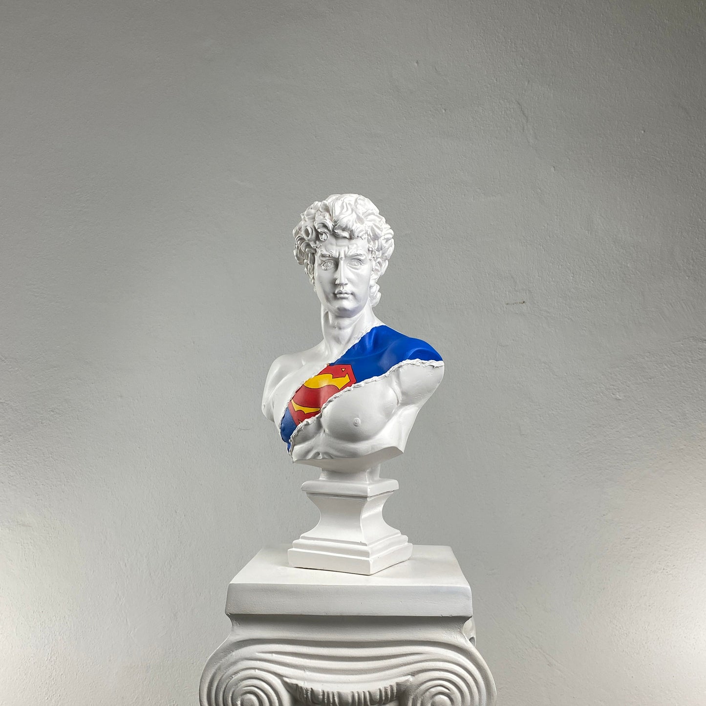 David Superman Büyük Heykel